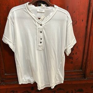 Zenana Outfitters White Relaxed Fit Casual Shirt Women’s Size S